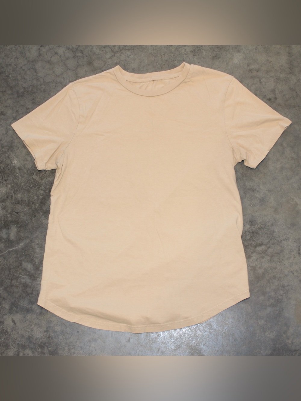 Uniqlo Short Sleeve Crew Neck T-Shirt in Light Beige